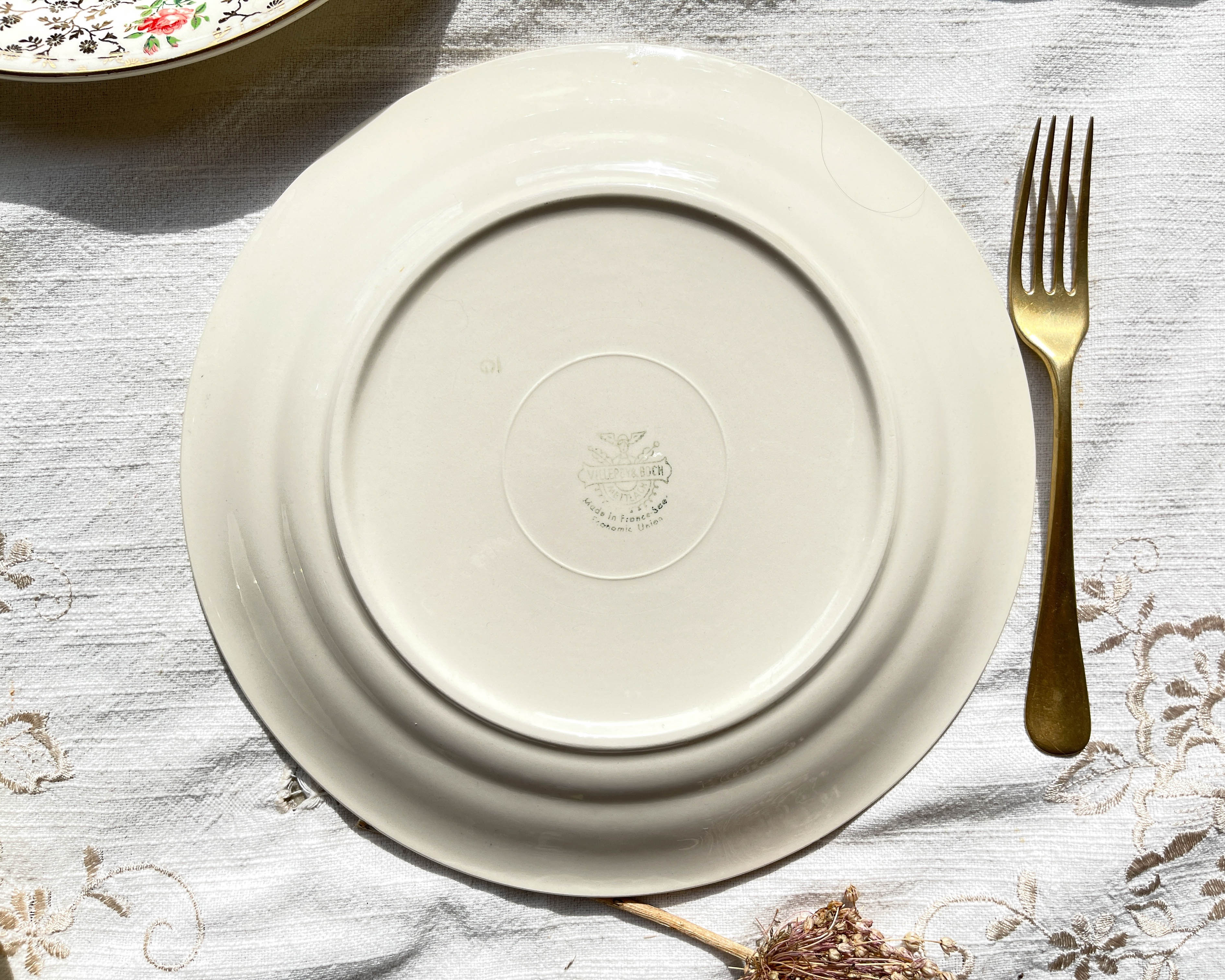 9 Villeroy Boch flat plates in white golden porcelain floral pattern