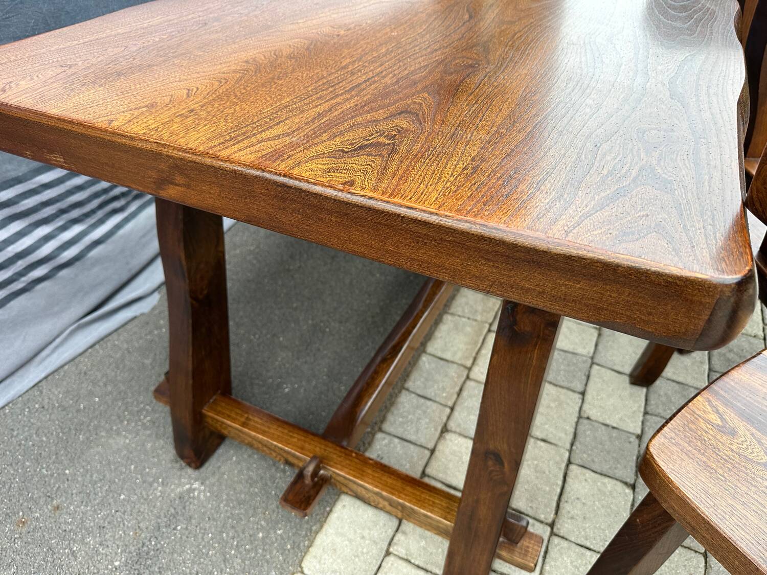 Aranjou table and chairs set 1980