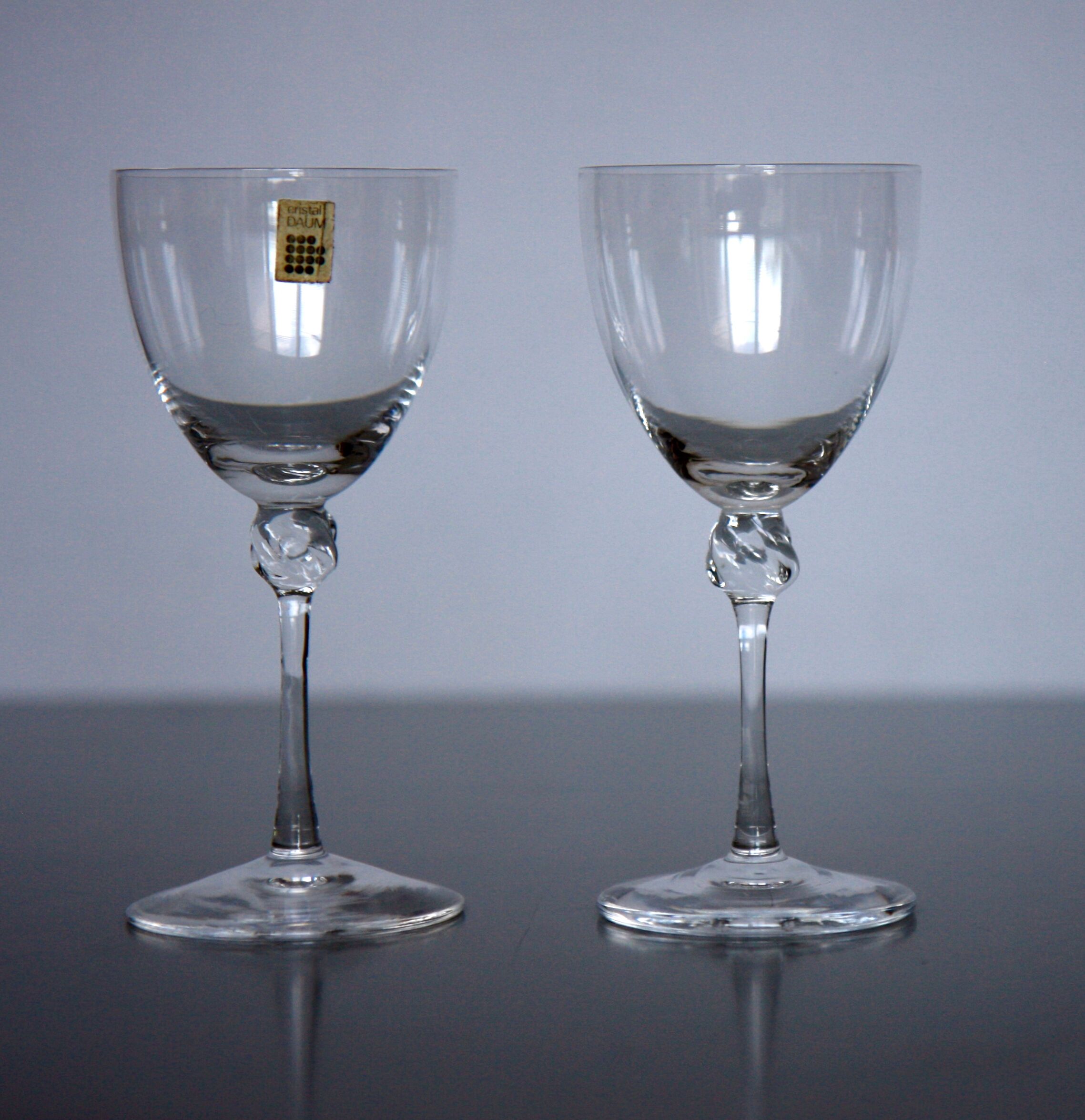 Set of two Daum glasses, Bolero model.