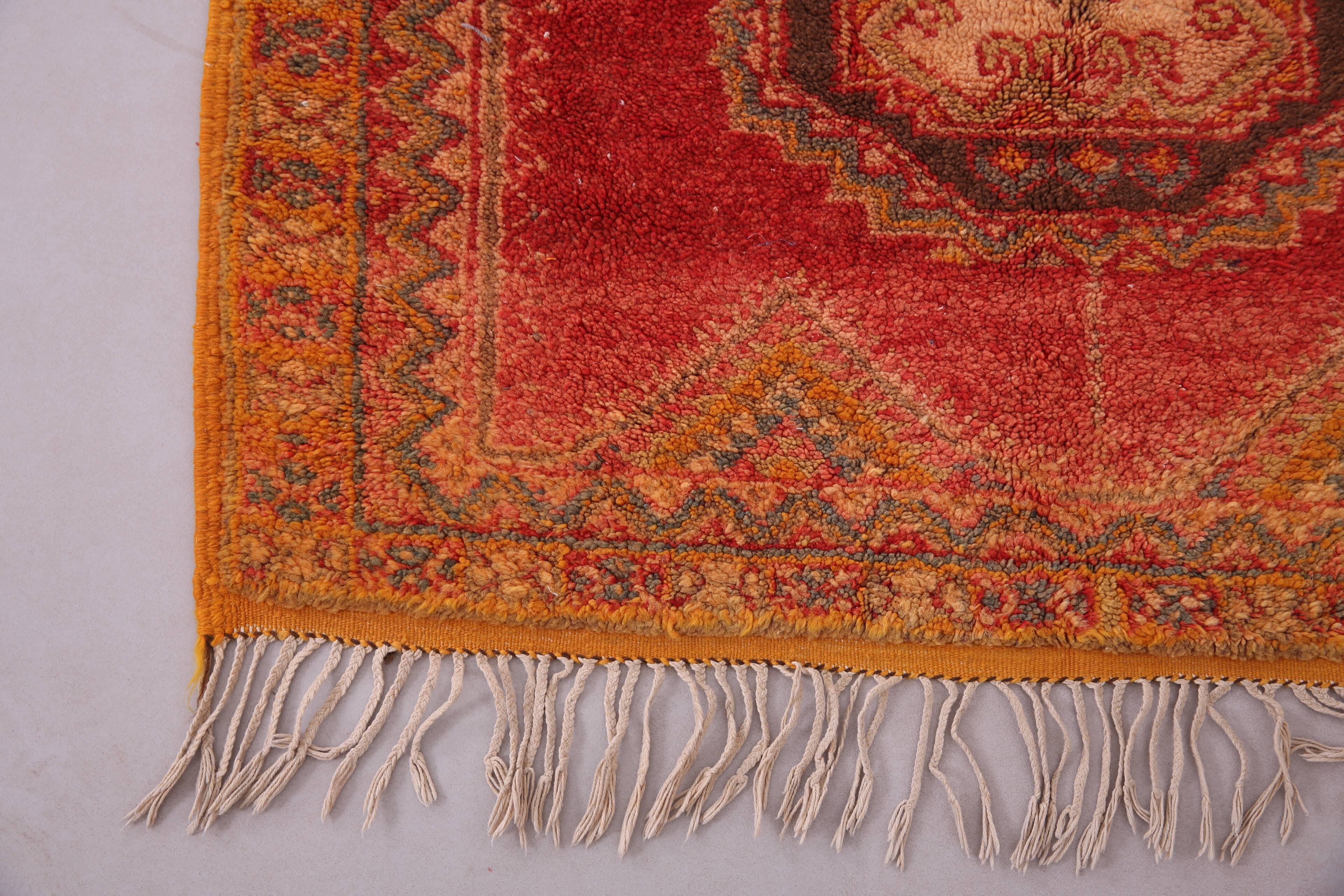 Vintage Handmade Taznakht Rug 118 x 199 cm - Berber Rug - Moroccan wool rug