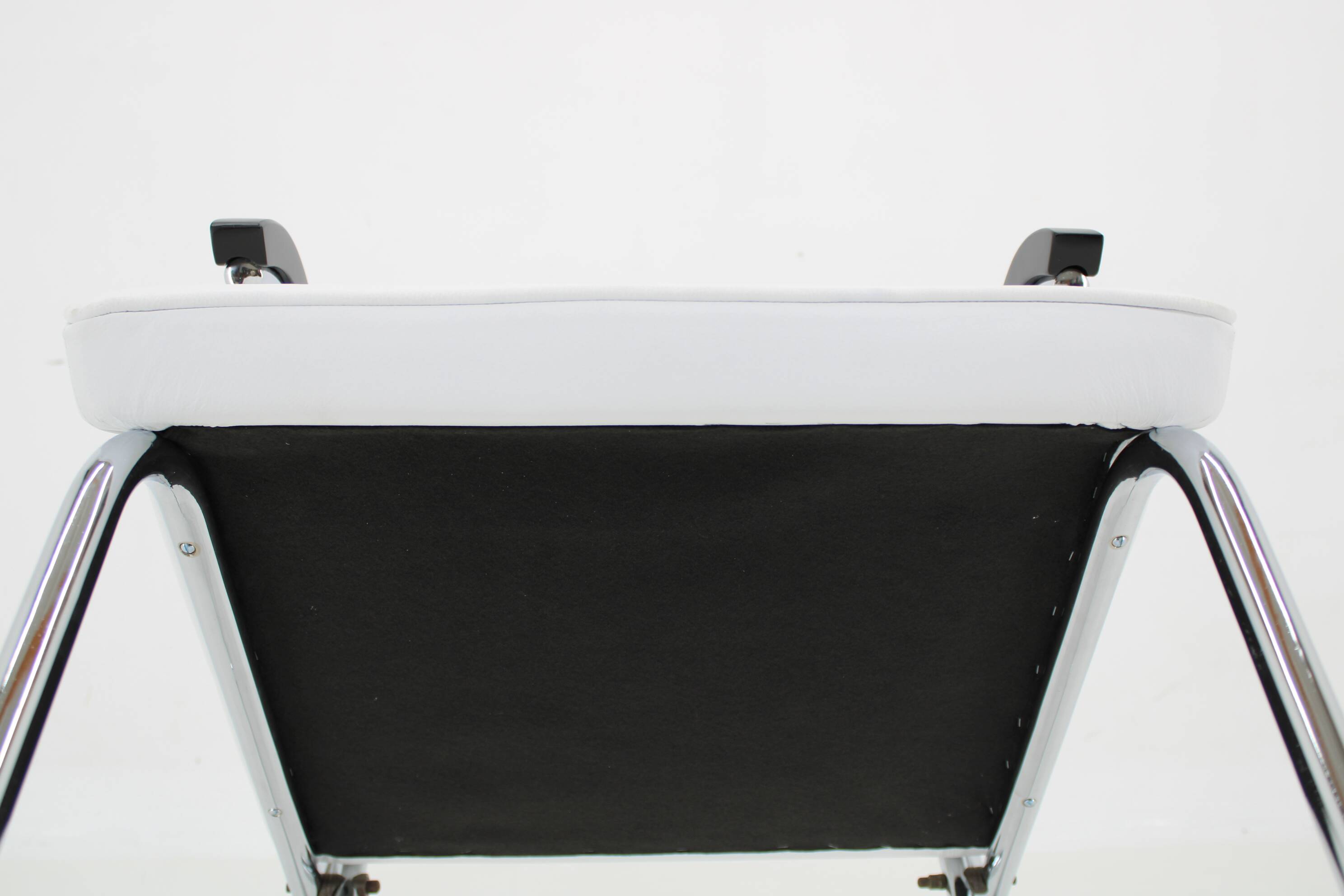 1940s Rare Restored Bauhaus Chrome Plated Adjustable Armchair in White Leather, Czechoslovakia