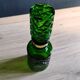 Carafe à whisky vintage en verre vert moulé pointe de diamant