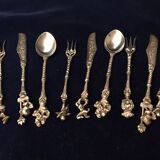 Ensemble 11 de couverts anciens  à désert en métal argenté
