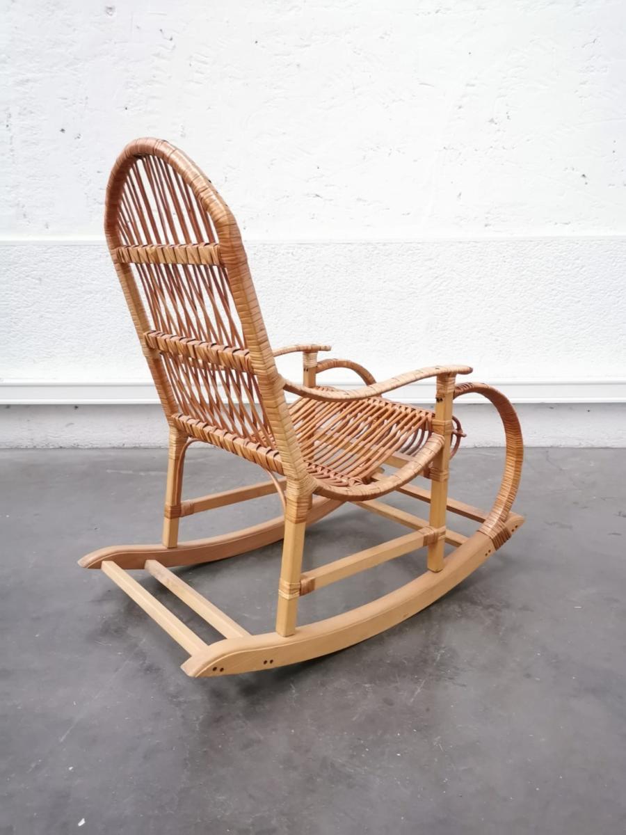 Rocking flesh in rattan