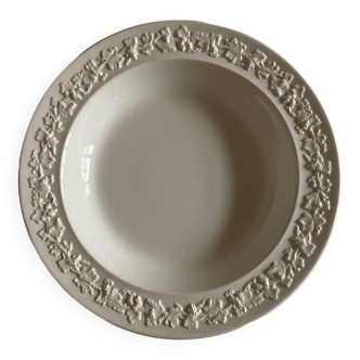 Assiette Wedgwood néo classique faïence fine Etruria Barlaston 19e