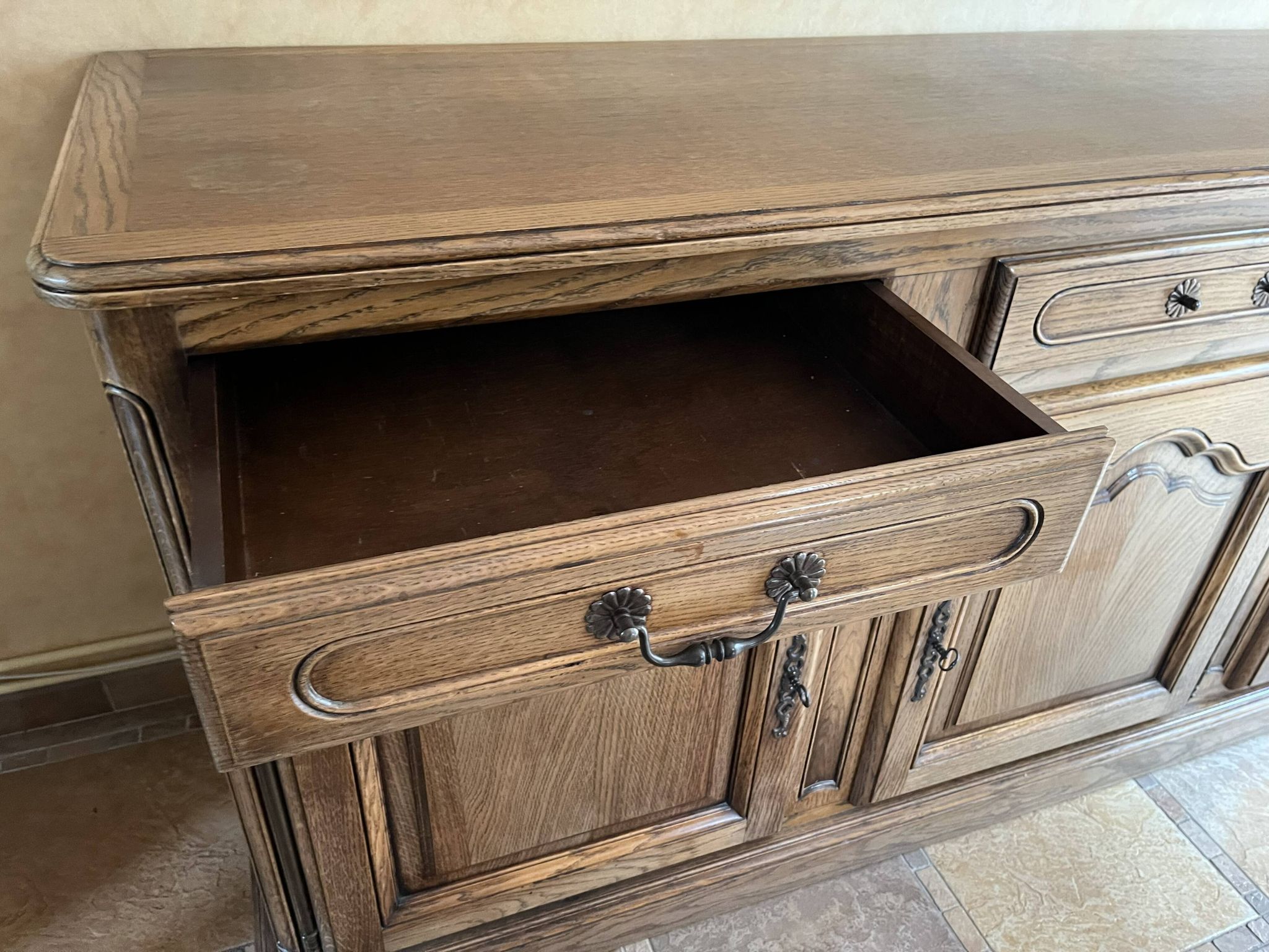 Buffet bas 3 portes en chêne