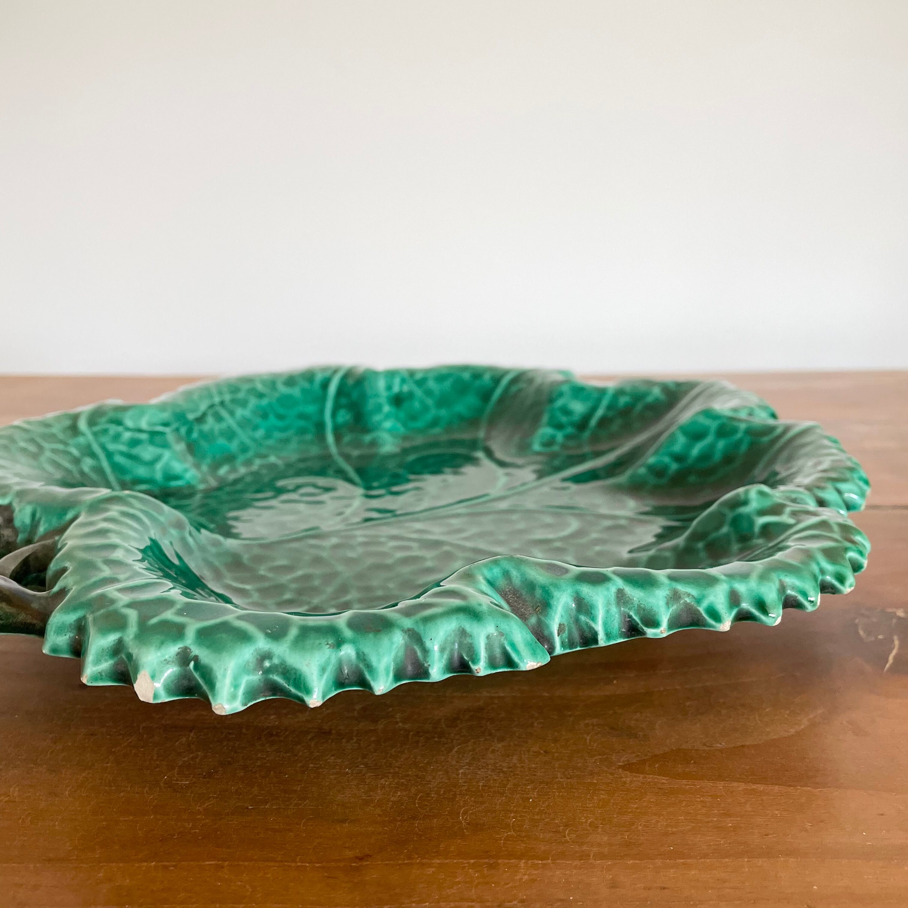 Empty pocket or small dish Vallauris leaf