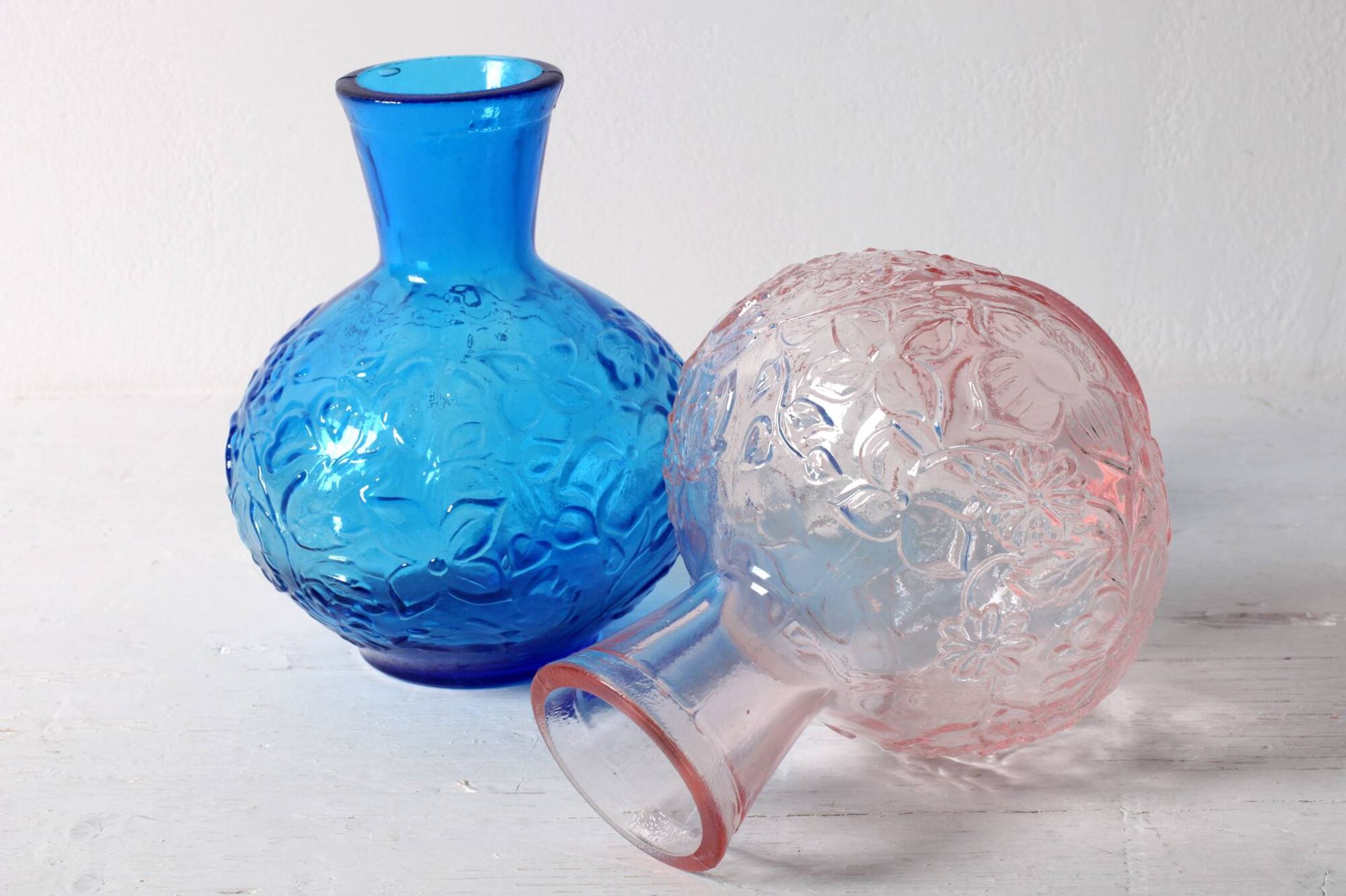 Set of 2 Vintage Small Blue and PinkGlass Vases with Flowers Pattern, Italy