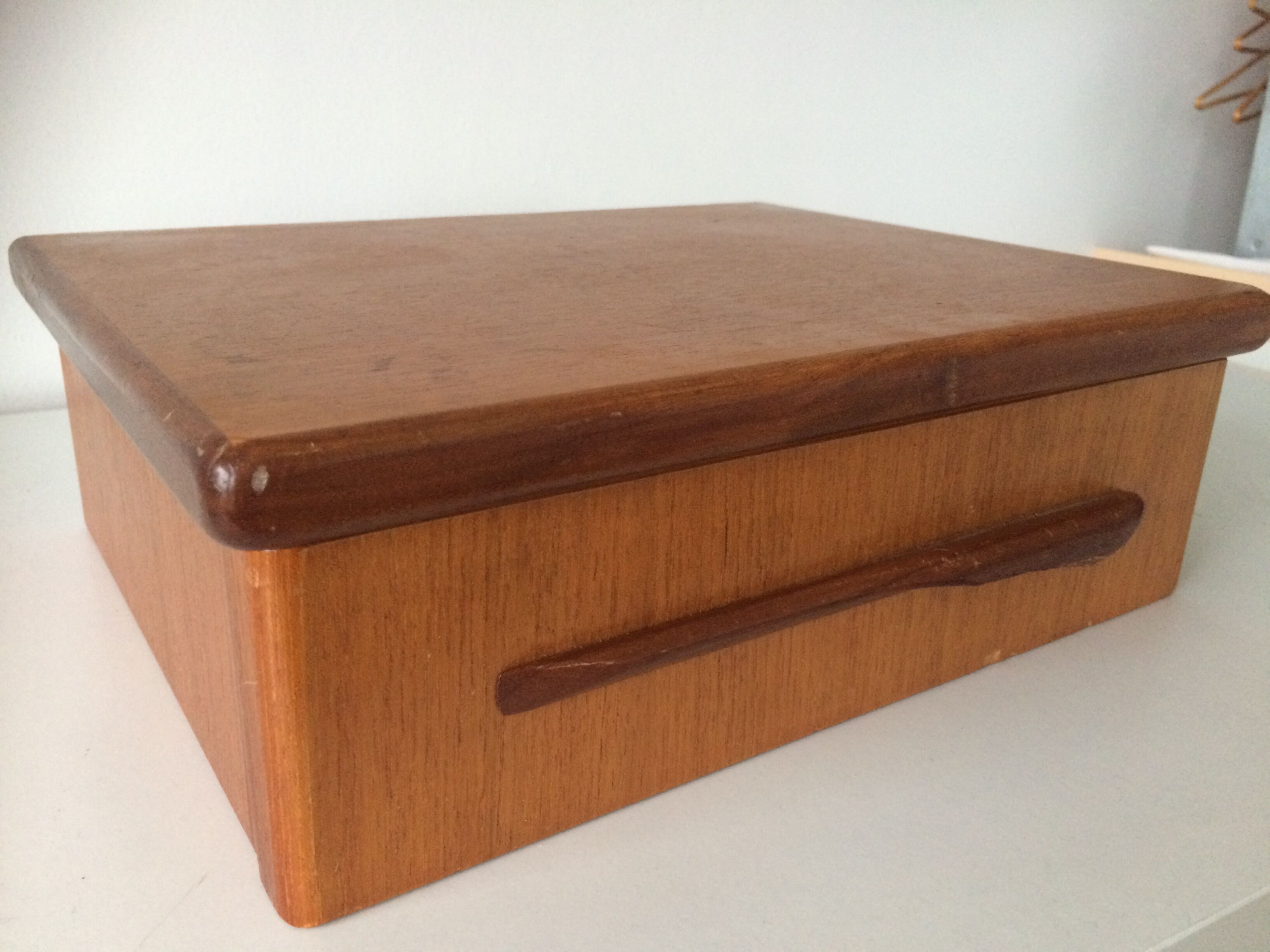 Small box Scandinavian 60s vintage