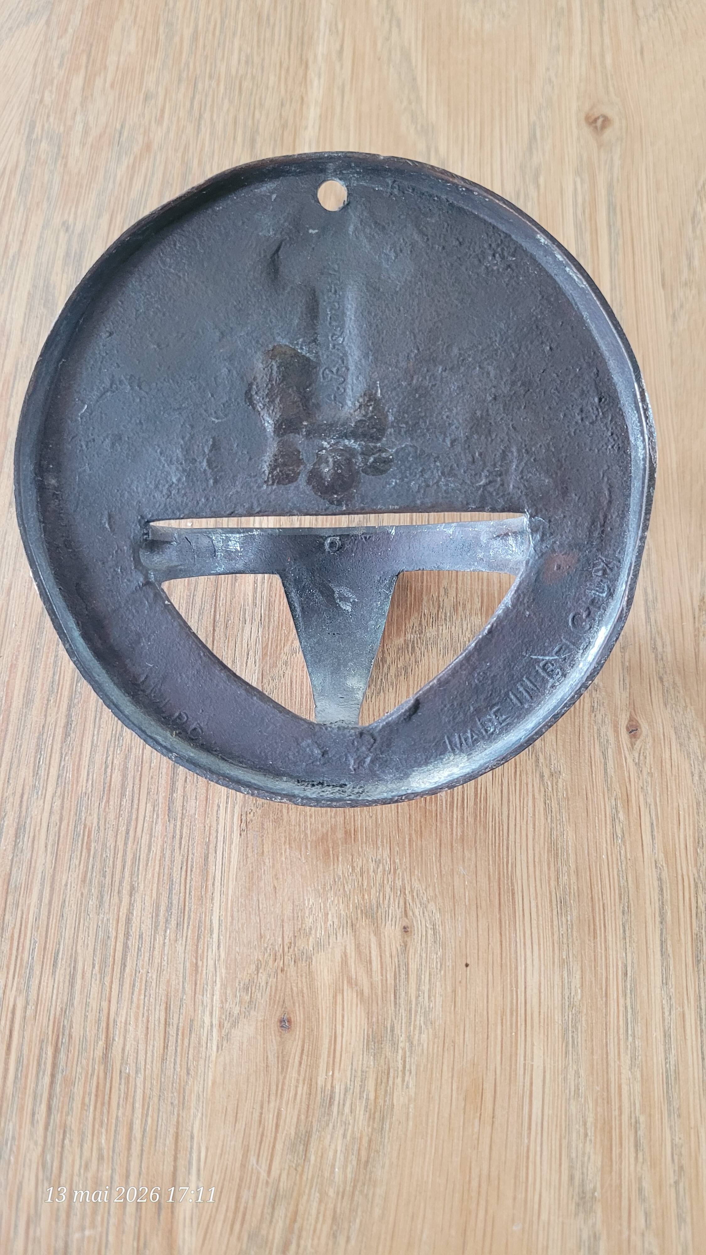 Wall-mounted bedside holy water font