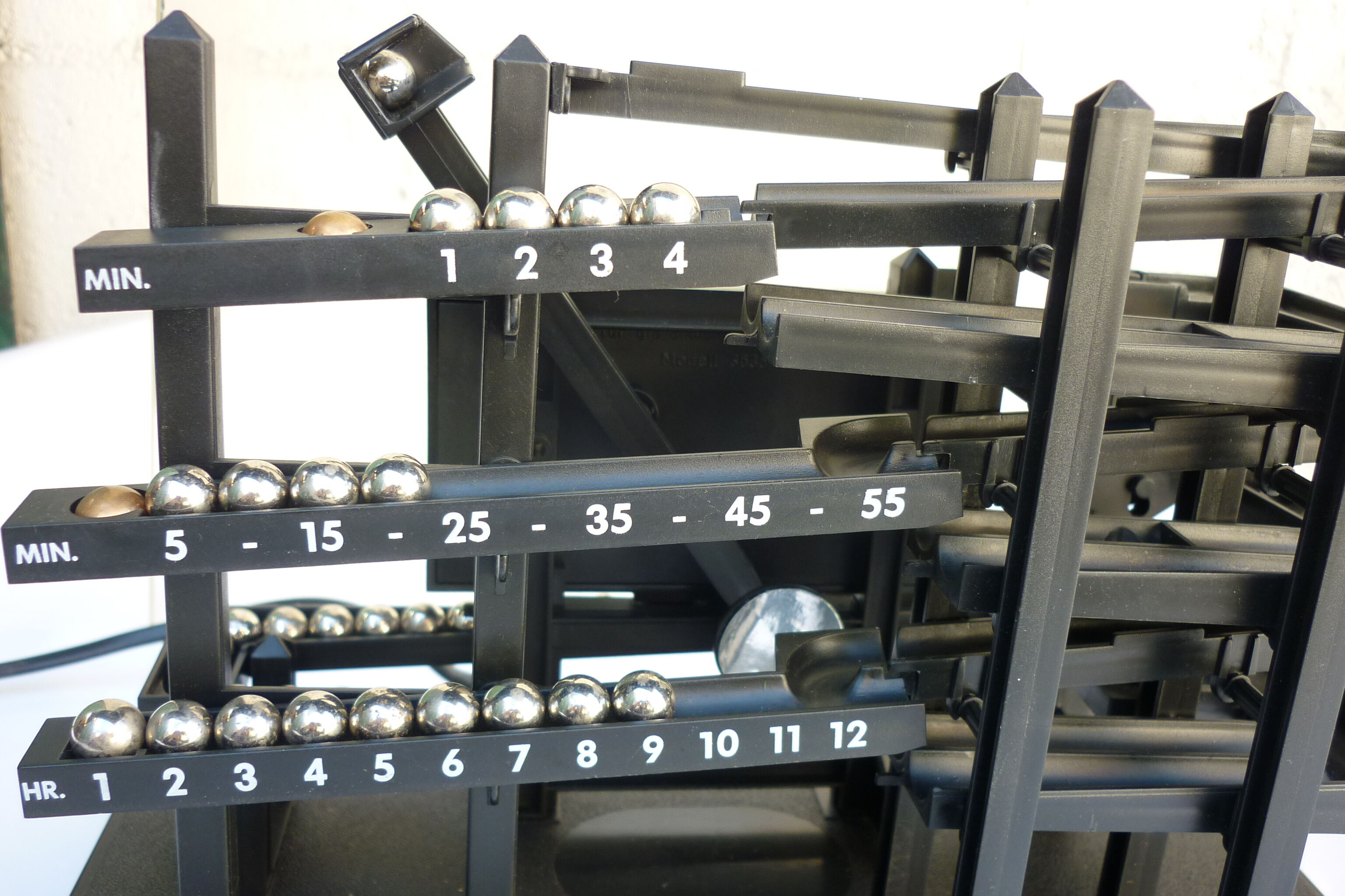 Roll-o-clock Ball Clock-Mattel - 1983