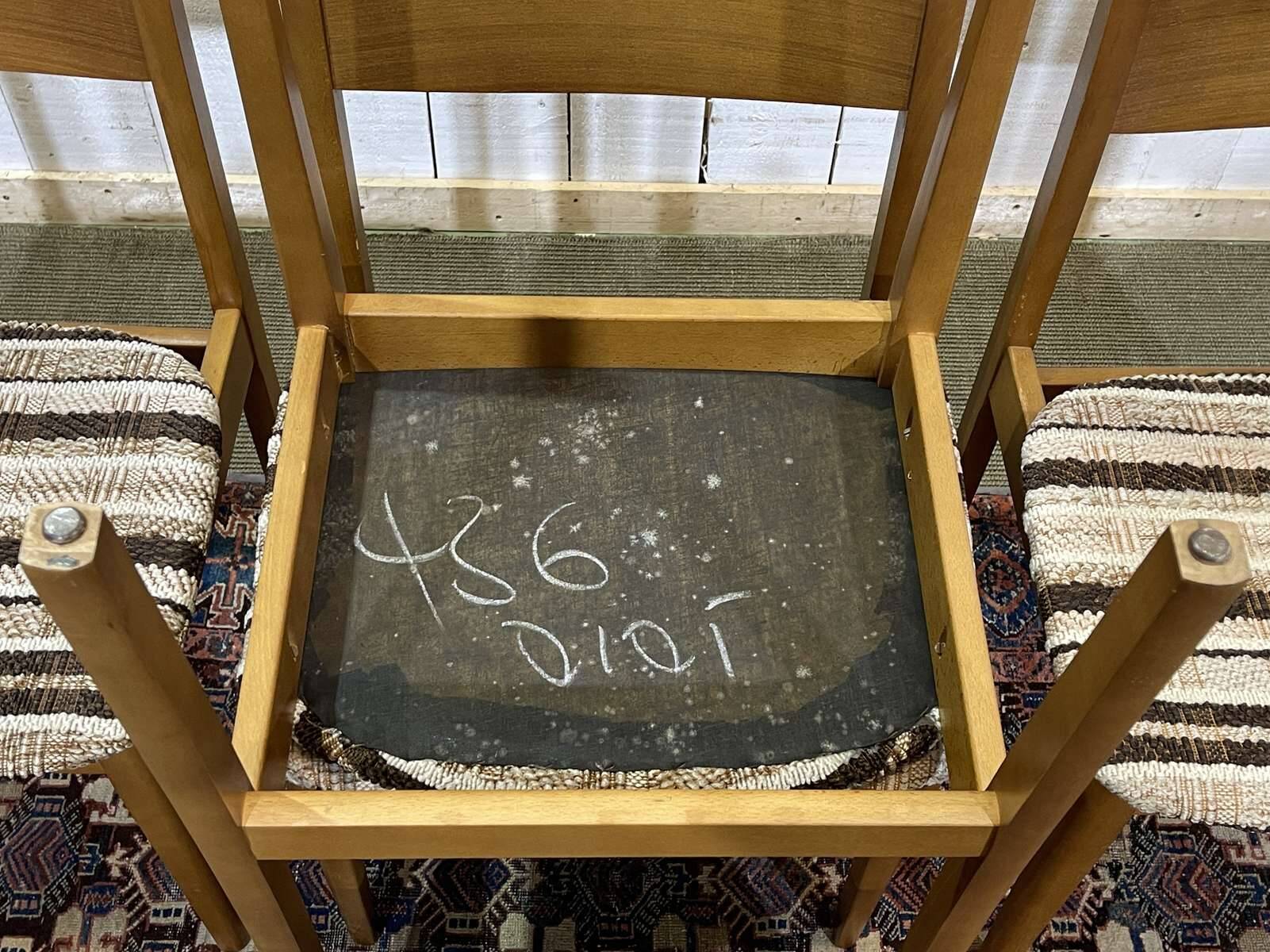 Set of 4 English chairs from the 70s in blond oak.