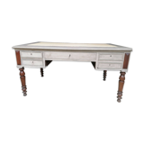 Flat desk