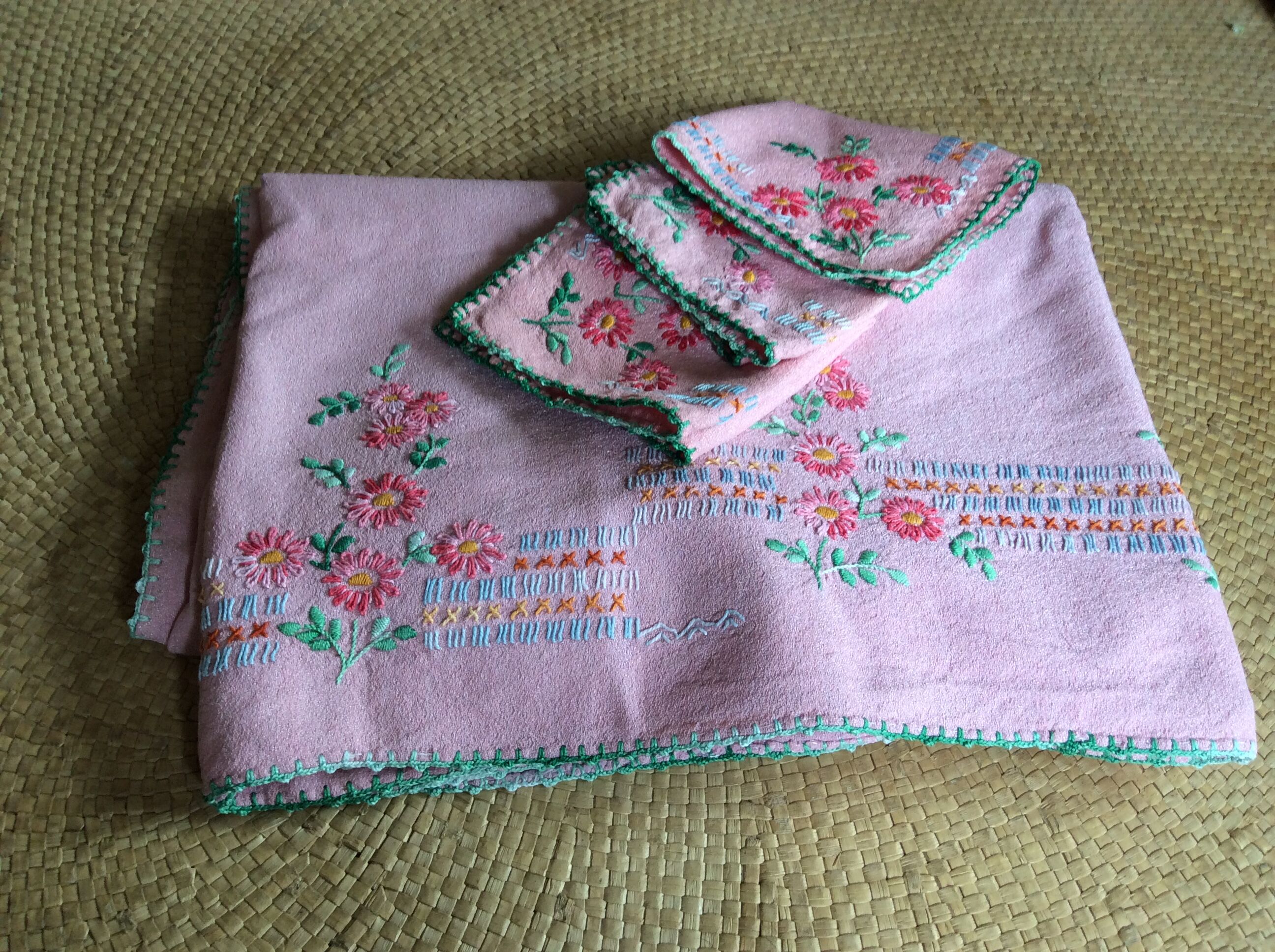 Embroidered tablecloth and 3 towels