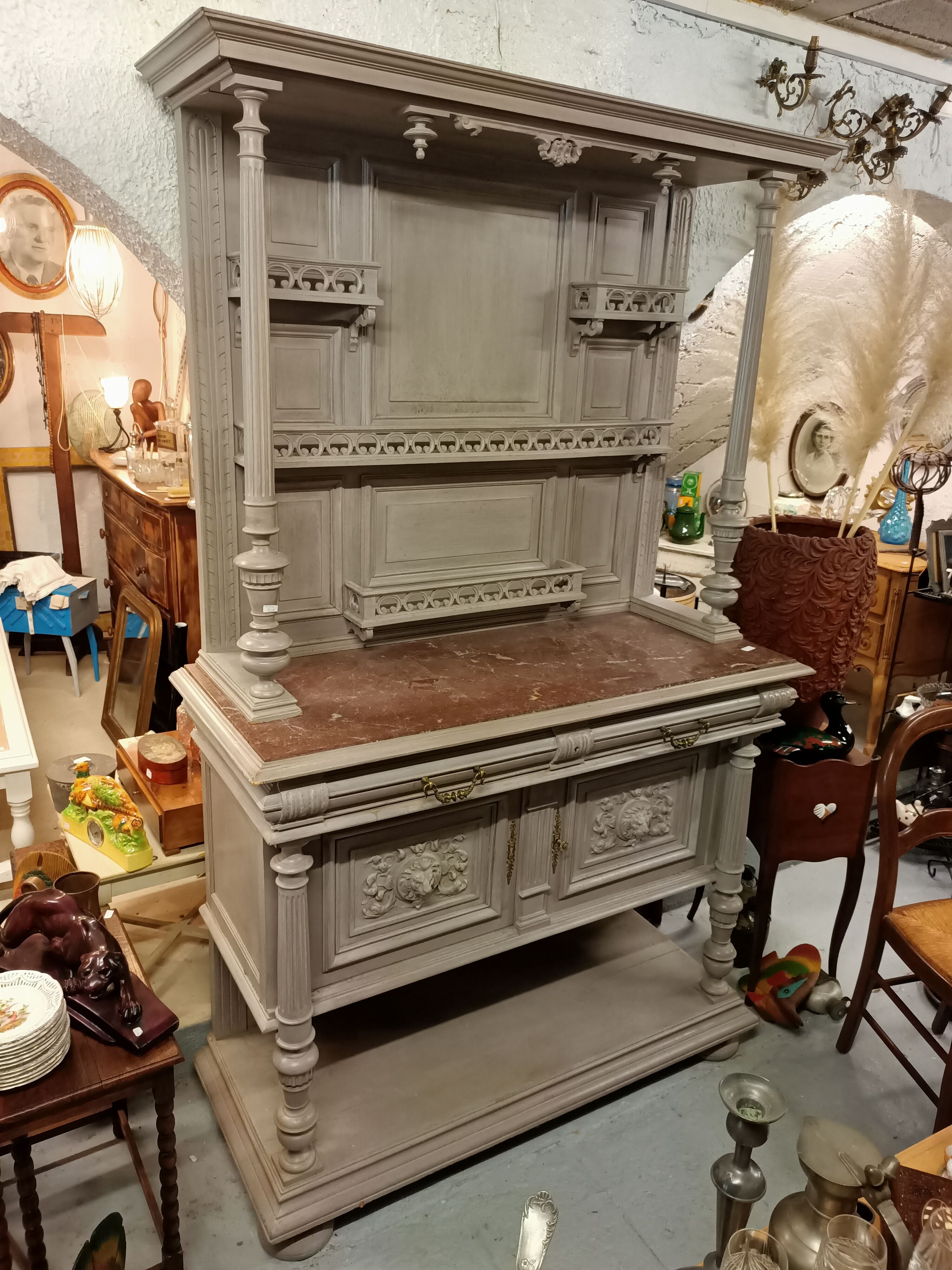 Sideboard 2 sculpted body