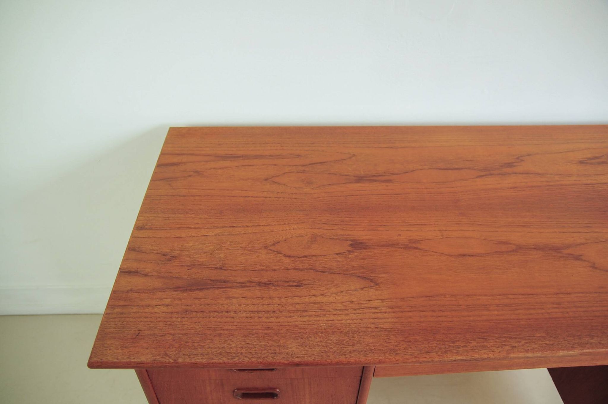 Bureau en teck massif danois vintage