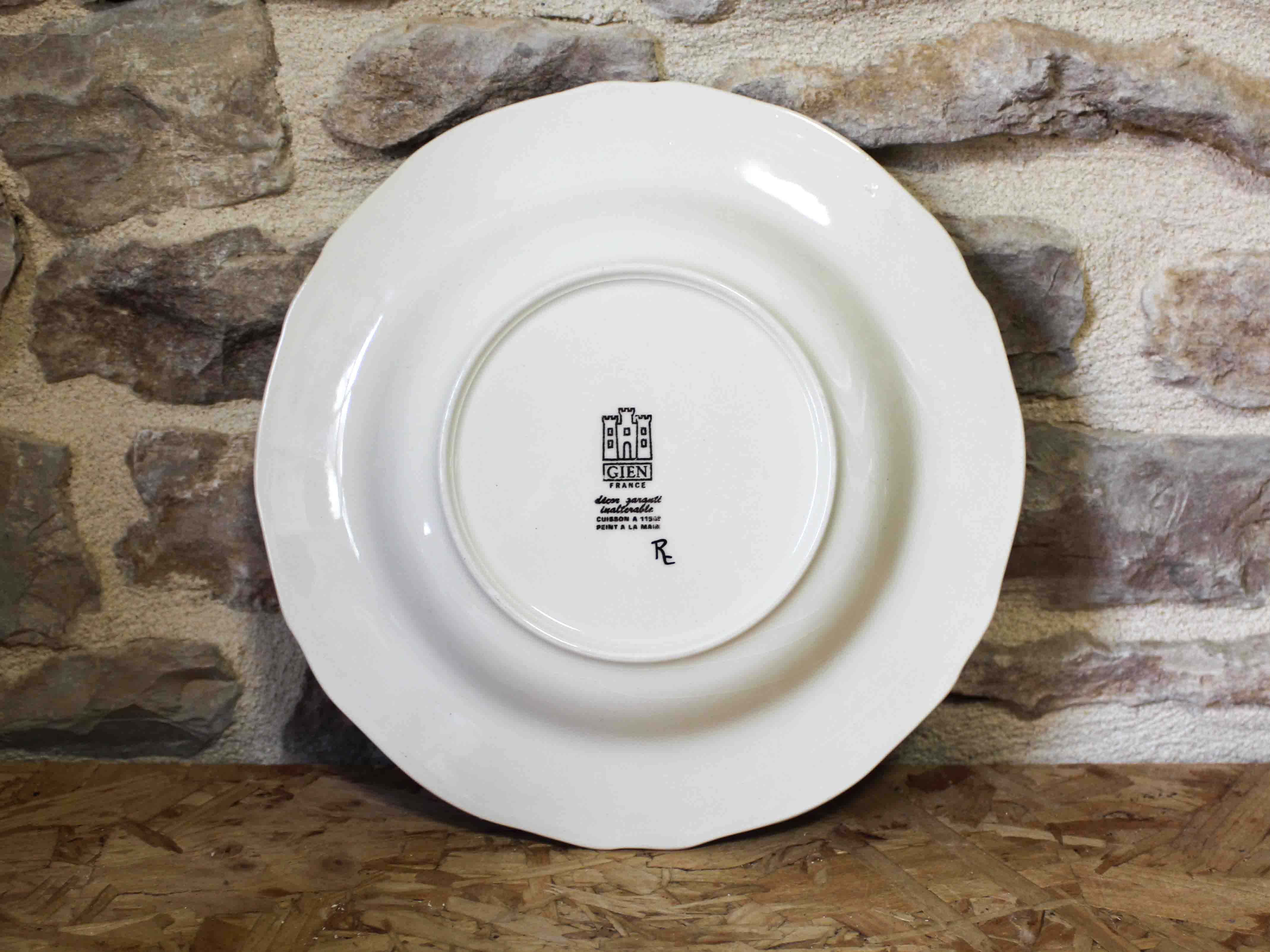 Assiette en faïence à décor de lapins - Modèle Rambouillet Gien