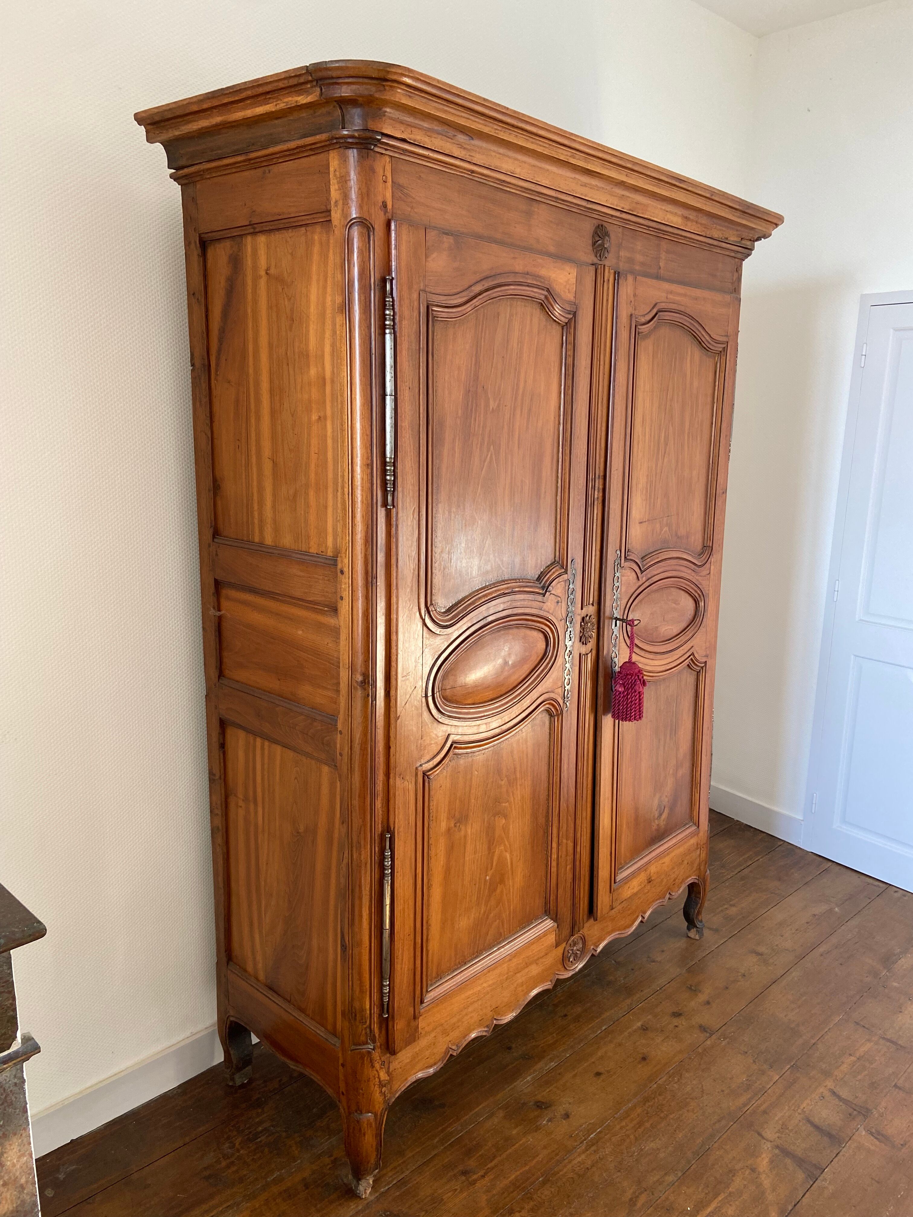 Wardrobe of the 19th century