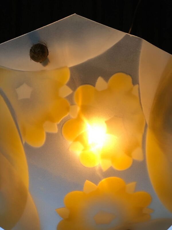 Lustre/suspension vintage 1940 fleurs jaunes