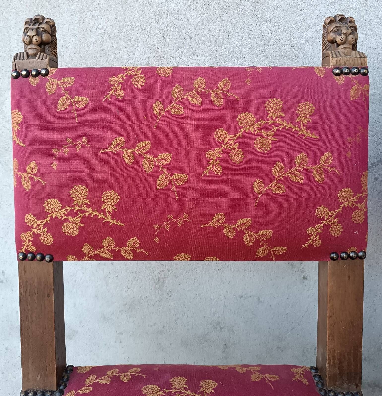 Pair of Louis XIII chairs in walnut, 19th century.