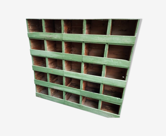 Casiers , meuble d'atelier en bois