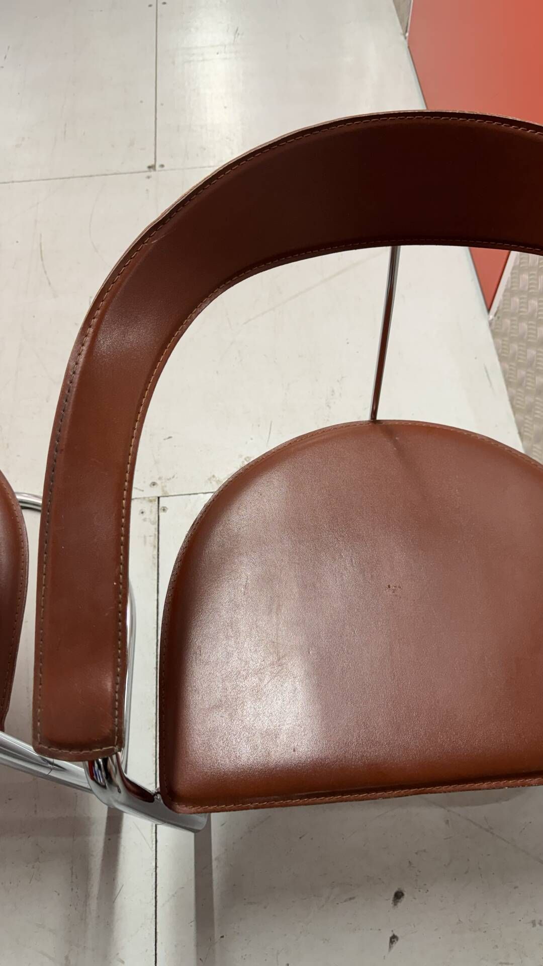 Lot 2 chaises rares « Canasta » par Arrben