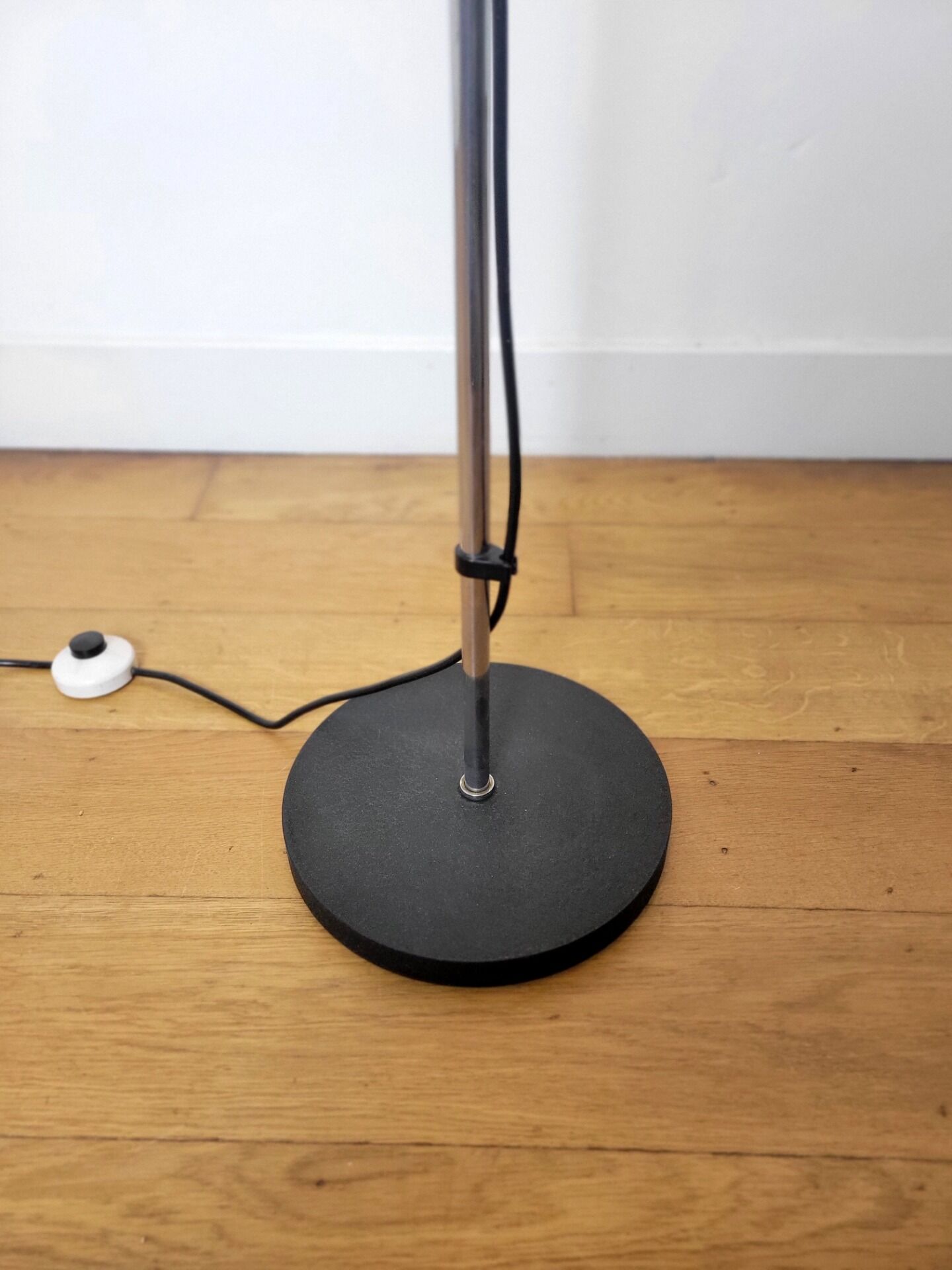 Lampadaire vintage Cocoon par Goldkant