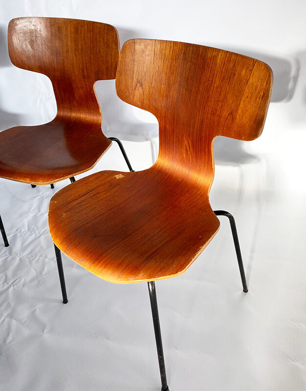 Set of four Danish hammer chairs by Arne Jacobsen for Fritz Hansen