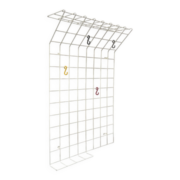 Minimalist white wire coat rack from mid-century Germany, 1960s.