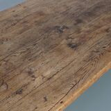 Table à manger antique de ferme rustique française en chêne doré clair du 19ème siècle