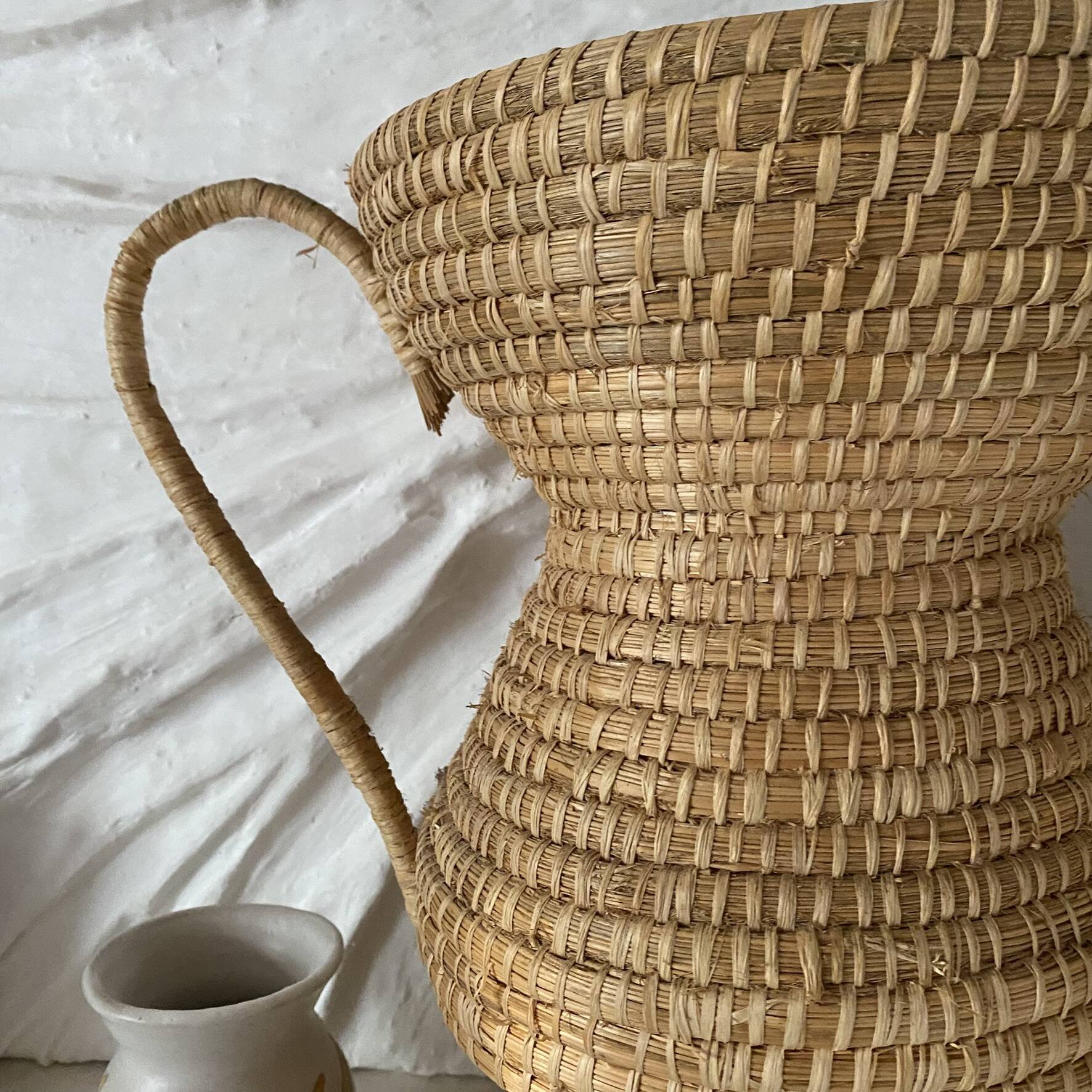 Straw amphora in Burgundy style 35 cm, French wickerwork.