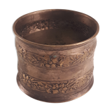 Round old silver metal towel flowers