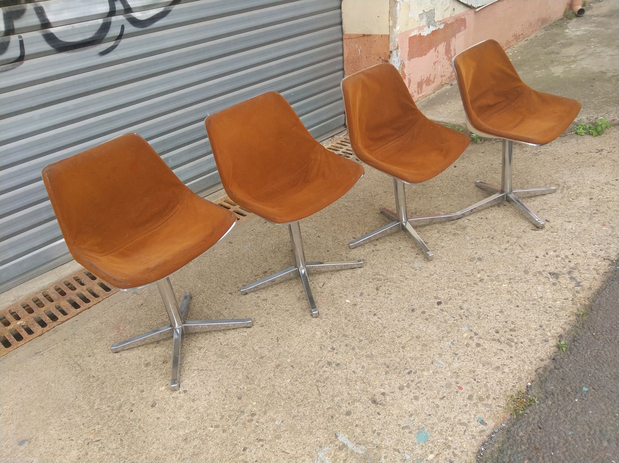 Set of 2 monohull and rotating chairs by Schweitzer for Lafargue S.A dated january 19