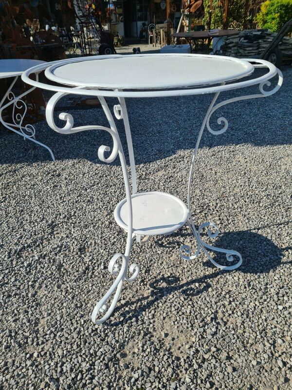 Table de jardin en fer forgé