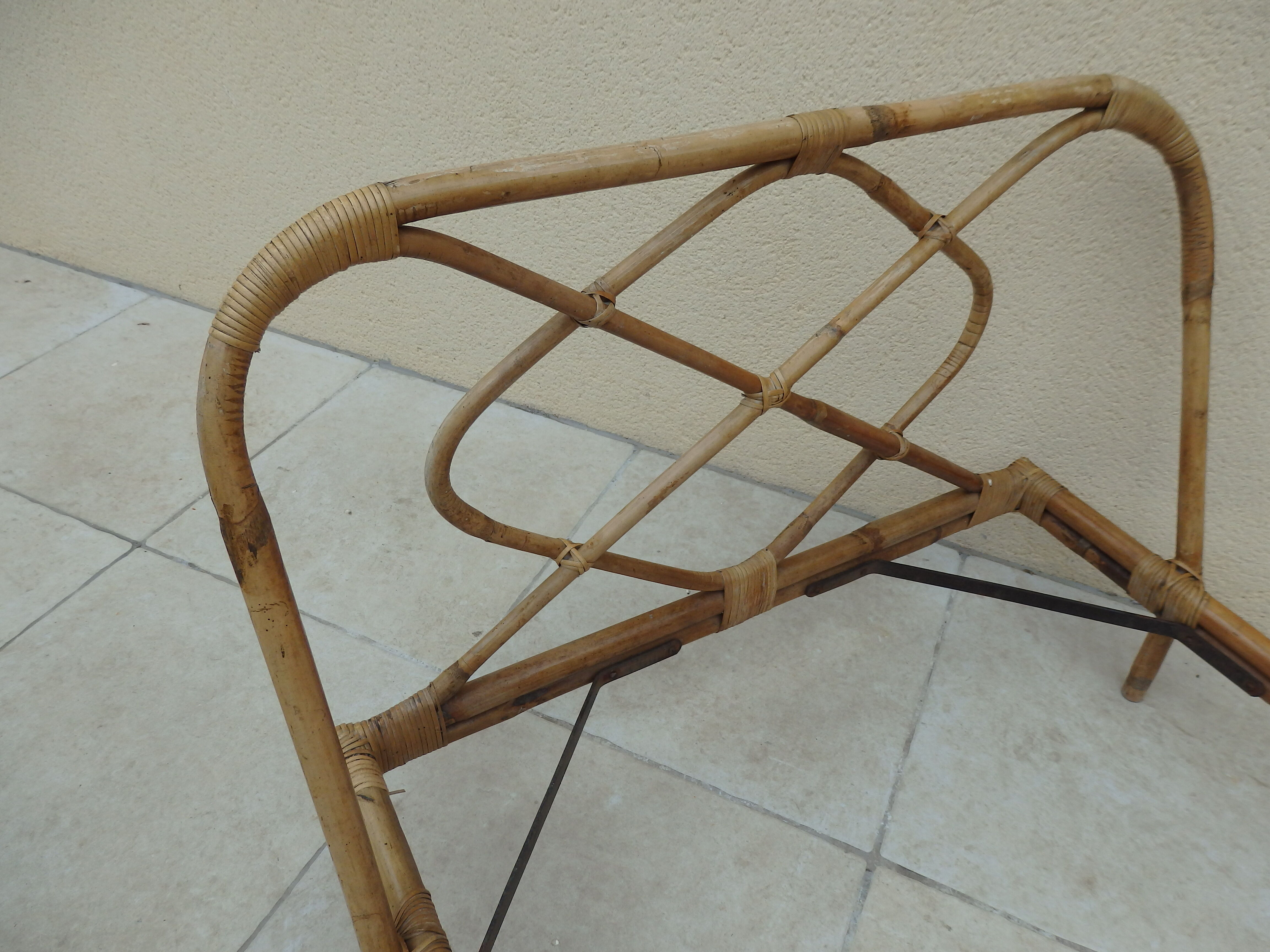 Vintage rattan bed 1 person