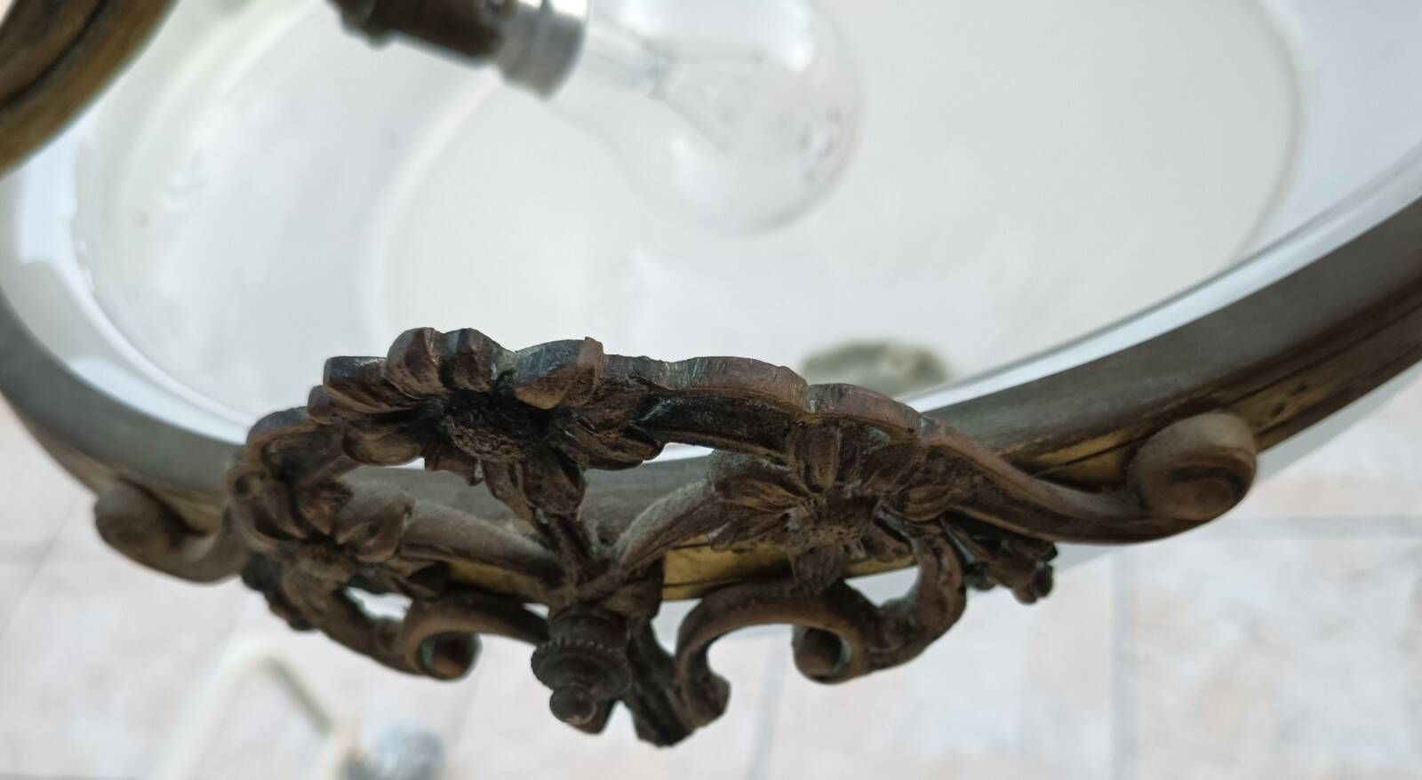 Art Nouveau chandelier in brass and bronze
