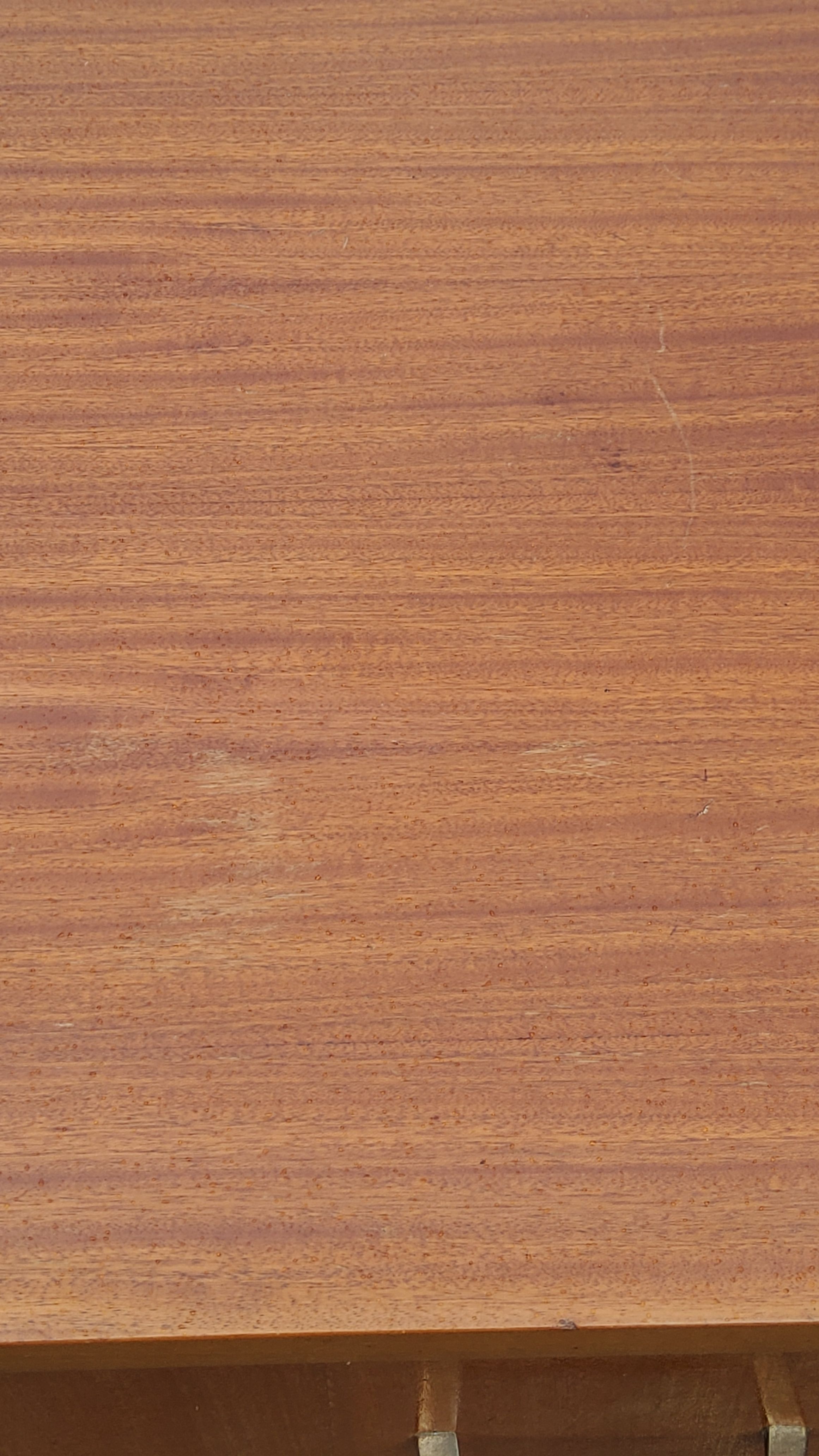 Chest of drawers from the 50s-60s in golden mahogany 4 drawers feet bobbin