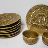 Set of 8 plates and 2 vintage French cups in Gien 1960/70 slurry