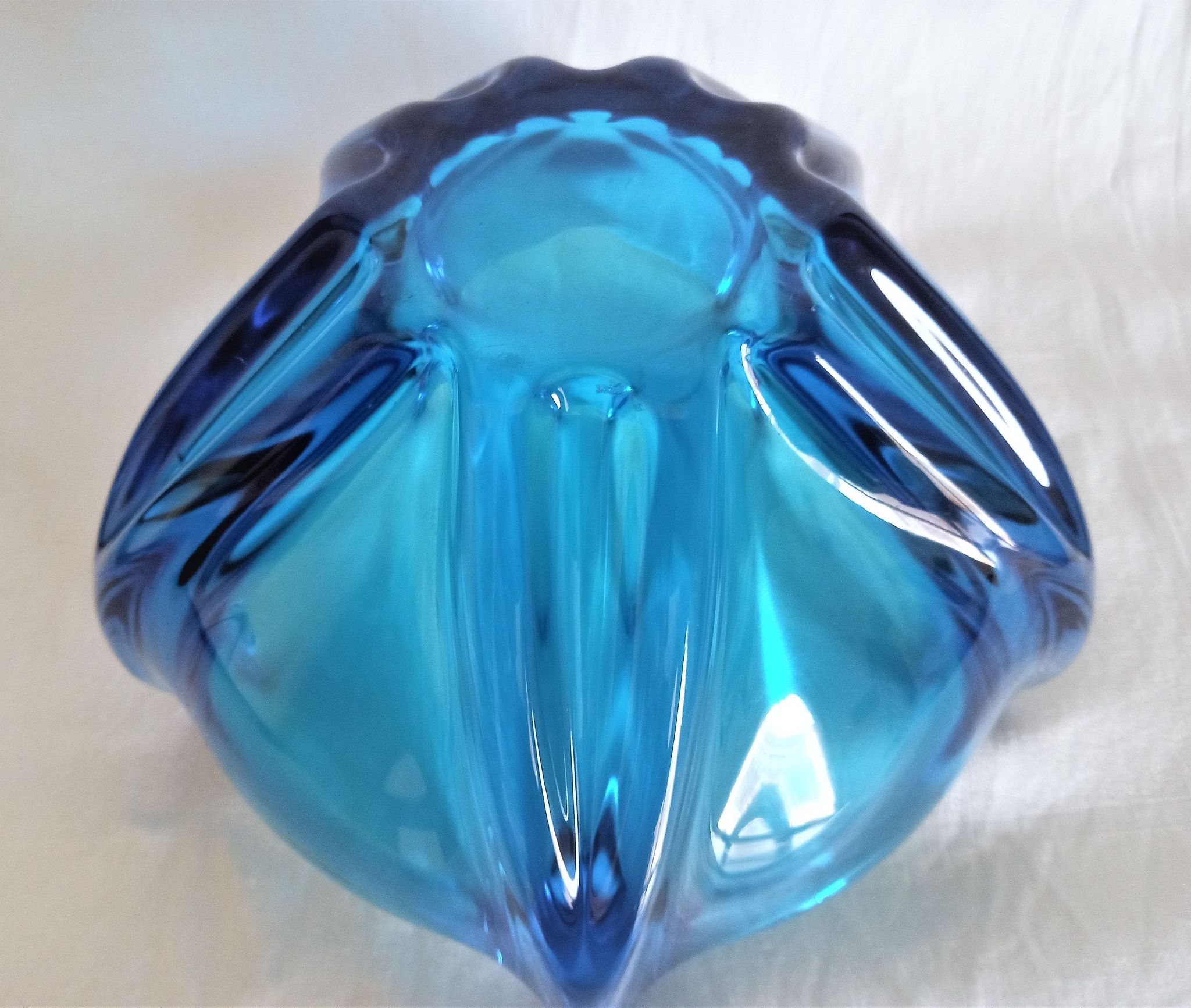 Art Deco vase in electric blue crystal