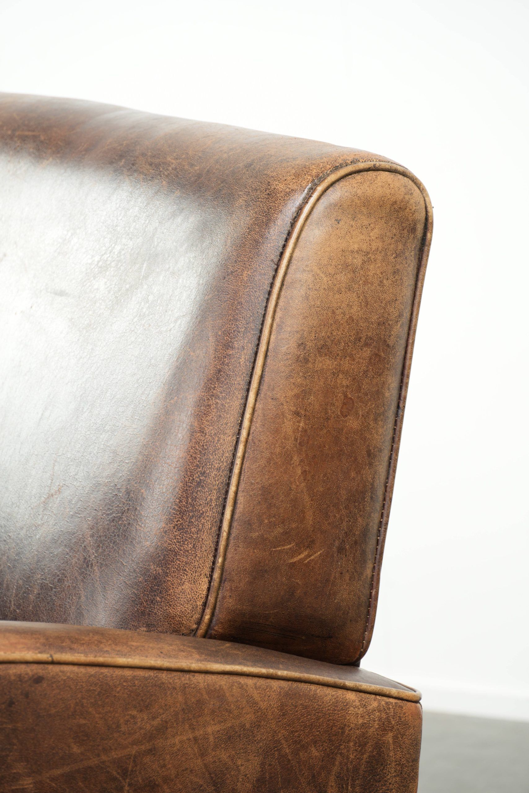 Sheepskin armchair with a timeless design and stunning warm colours