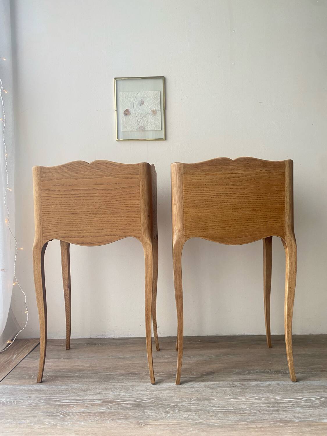 Paire de chevets en chêne - style Louis XV rustique- bois blond brut