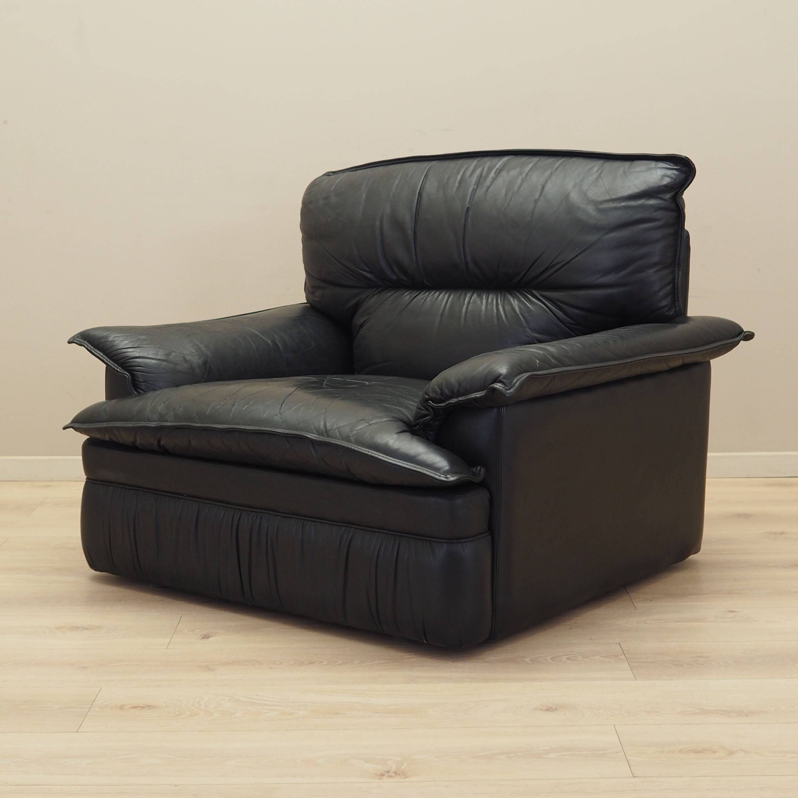 Leather armchair, Italian design, 1960s, production: Italy
