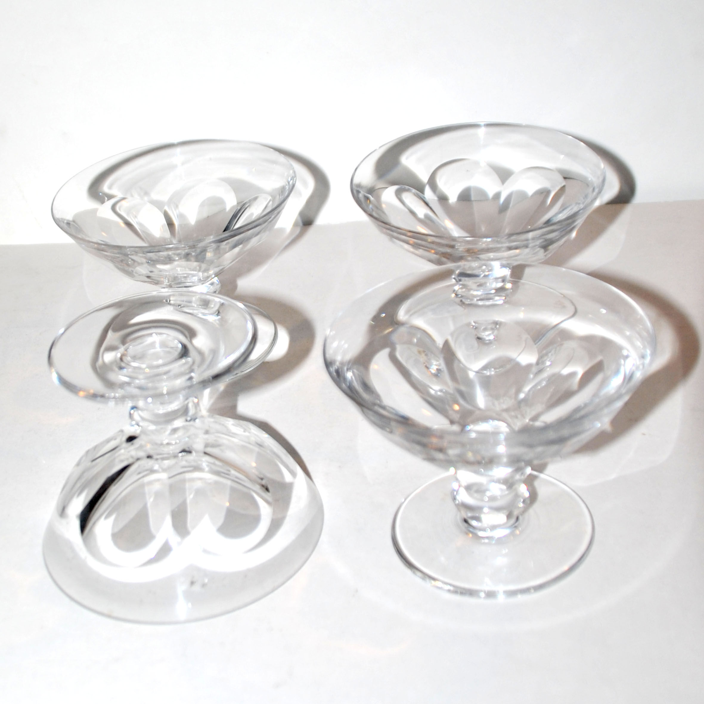 Series of 4 Champagne glasses Marne crystal cut 1920 by St. Louis