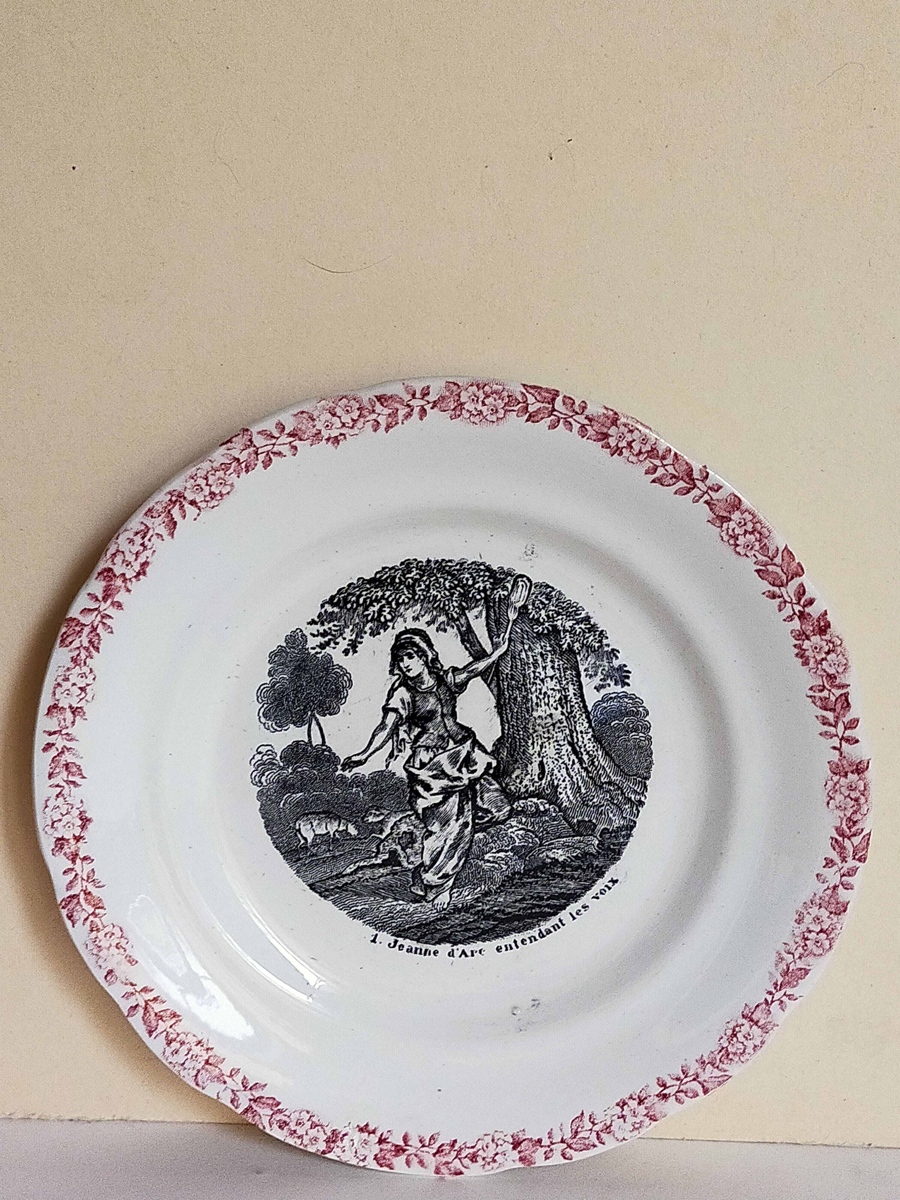 Six speaking dessert plates from Choisy-le-Roi