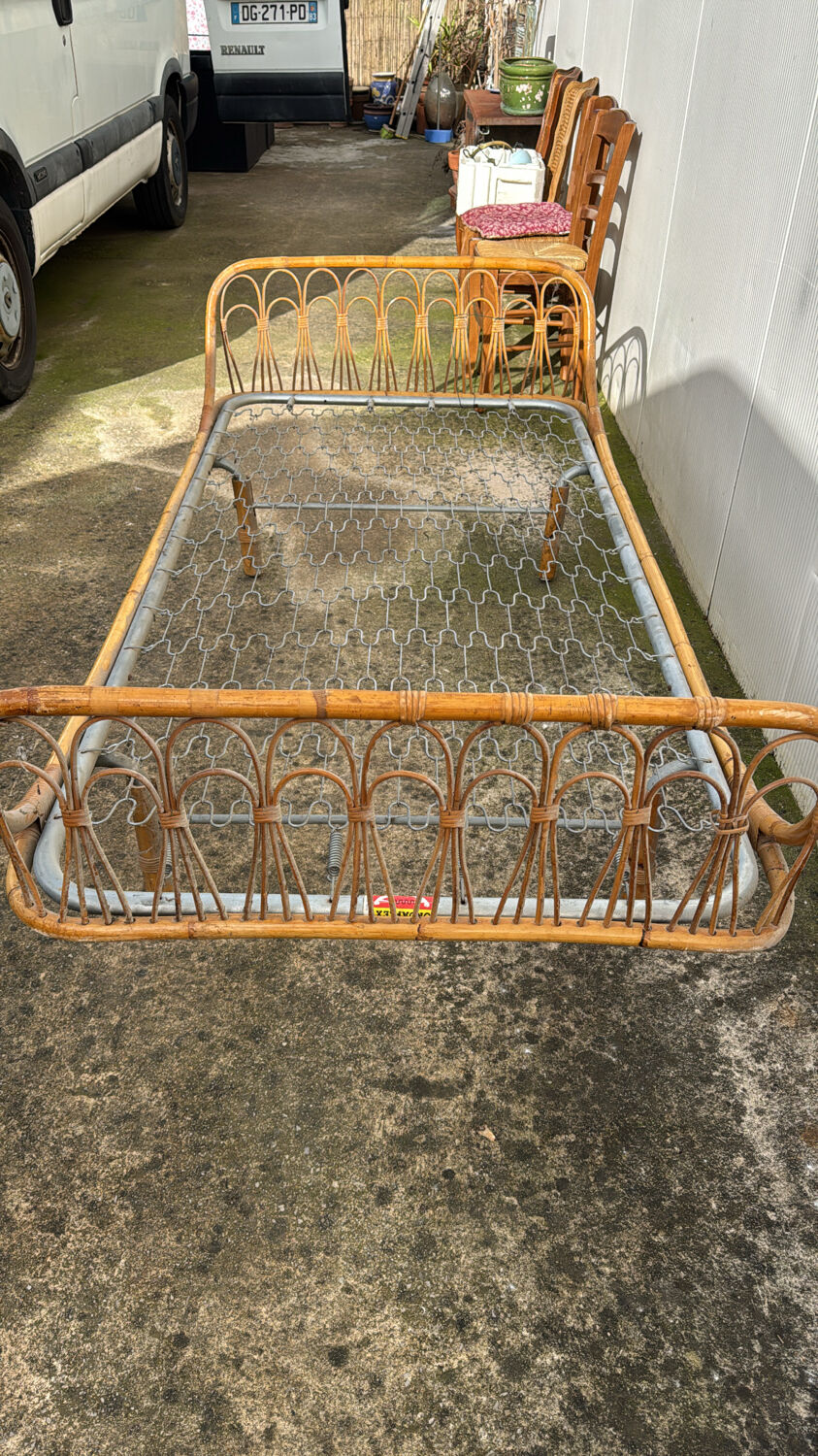 Vintage rattan bed 90x190cm