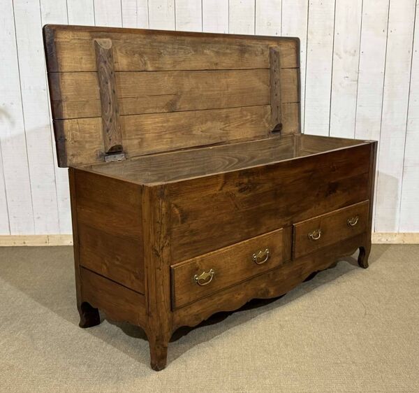 Coffre Maie Louis XV 19ème en châtaignier avec 2 tiroirs