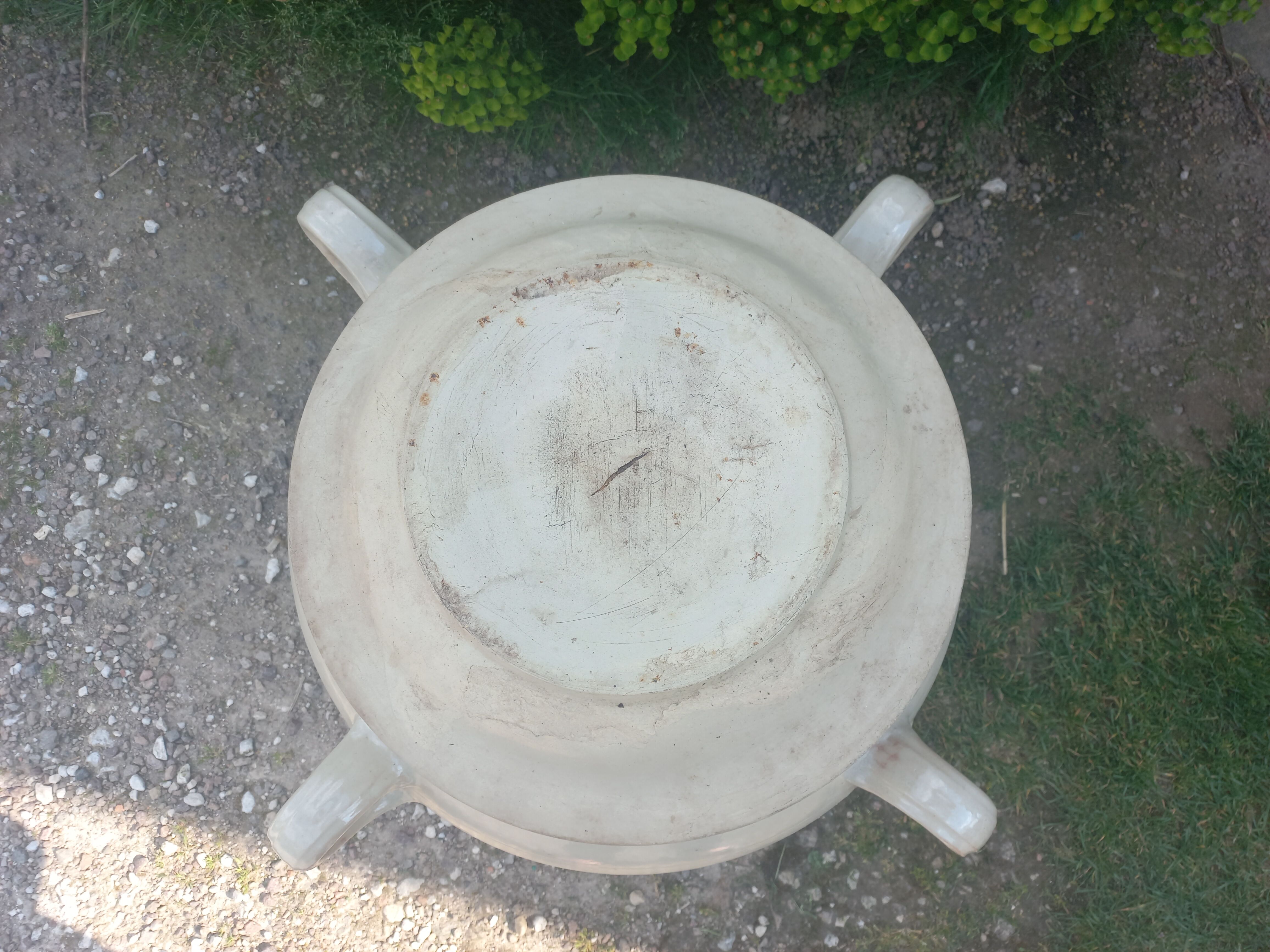 large old salt pan of 80 liters in glazed sandstone
