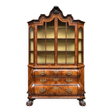 Antique Dutch display cabinet in Baroque style. 18th century.