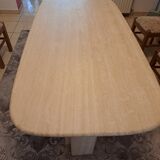 Table manger travertin.