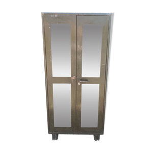 Armoire en métal vert - ancien